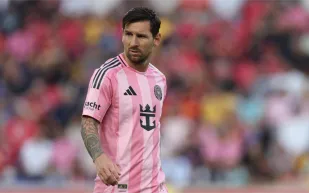 ميسي يسجل رقمًا قياسيًا جديدًا.. فهل يتجاوز رونالدو؟ (فيديو)