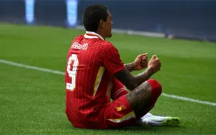 قبل أن يرحل... داروين نونيز يترك بصمة بثلاثية لا تُنسى