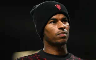 هل يحمل راشفورد الرقم الذي دوّن به هنري مجده؟ أم يختار ما تركه يامال وراءه؟