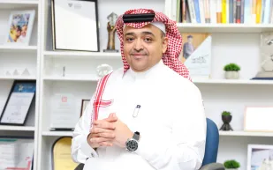 الرئيس التنفيذي عوض العُمري:  القيادة قدرة على الإلهام..  والمملكة تقود مستقبل الطب عالميًا