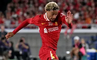 إيكيتيكي في ظهوره الأول مع ليفربول.. أداء متواضع وصفقة تُثير التساؤلات (فيديو)