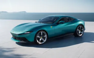 سيارة Ferrari Amalfi: روعة الساحل الإيطالي في قالب ميكانيكي فائق الفخامة