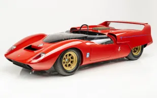 سيارة دي تومازو P70.. ما قصتها مع كارول شيلبي؟