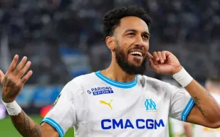 أوباميانغ يفضل "خيار القلب" ويعود إلى مارسيليا بعقد يمتد لعامين