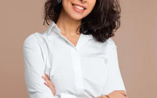 رائدة الأعمال السعودية نادين عطار:  والدي شريك نجاحي..  وتصاميمي لمن يقدّر الاختلاف 