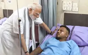 الناجي الوحيد.. قصة رجل بريطاني لا يستطيع النوم بعد كارثة طيران الهند (فيديو)