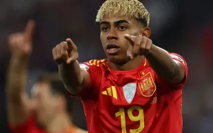 لامين يامال يثير الجدل بتصرف مثير في عيد ميلاده.. وجمعية إسبانية تلوّح بمقاضاته