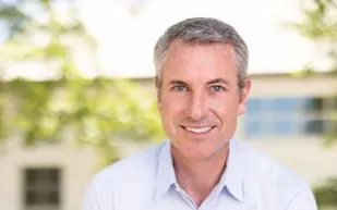 لقطة عفوية في حفل Coldplay قد تكلف مديرا تنفيذيا 30 مليون جنيه إسترليني (ما القصة؟)