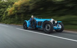 نسخة طبق الأصل من سيارة Alfa Romeo 8C Monza تُعرض في مزاد بسعر 723 ألف دولار