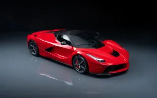 LaFerrari 2015.. إحدى أندر السيارات في العالم تعرض للبيع في مزاد مقابل 4.8 ملايين دولار