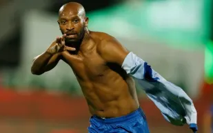 أسطورة الزمالك يترقّب ليلة تاريخية: هل يحضر رونالدو وصلاح مهرجان اعتزال شيكابالا؟ 