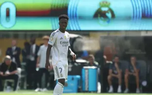 الدوري السعودي يجهز عرضًا تاريخيًا للتعاقد مع فينيسيوس جونيور