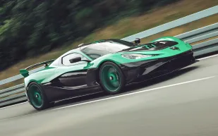 "ريماك Nevera R" تحطم 24 رقمًا قياسيًا في يوم واحد (فيديو)