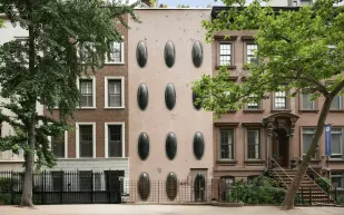 بعد خمسين عامًا من الخصوصية.. عرض "منزل الفقاعة" الأسطوري في نيويورك للبيع