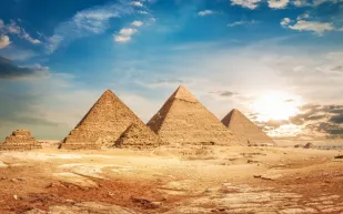 من بنى الهرم الأكبر؟ اكتشاف جديد يقلب الرواية القديمة