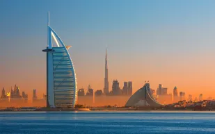 دبي تنافس نخبة مدن الأثرياء وتدخل قائمة العشر الأغلى في 2025