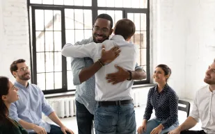 30 يوليو: يوم الصداقة العالمي.. احتفاء بالعلاقات الإنسانية وتعزيز قيم السلام