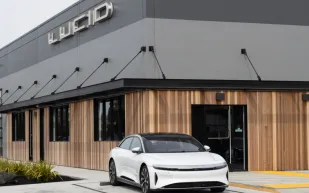 هل تتفوّق على تسلا؟ "لوسيد" تحقّق رقمًا قياسيًا في مدى القيادة