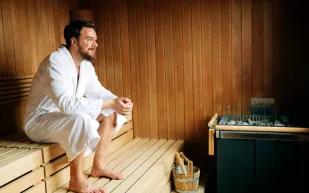 هل الساونا حقًا مفيدة لصحة قلبك؟ دراسة تجيب 