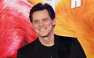 رغم التخفيضات.. جيم كاري يحقق أرباحًا ضخمة من بيع منزله في لوس أنجلوس (فيديو)