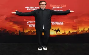 جاكي شان: استوديوهات هوليوود تفكر بالمال لا بصناعة الأفلام