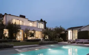 مصمم كندي يعرض منزله الفاخر في لوس أنجلوس مقابل 26.5 مليون دولار