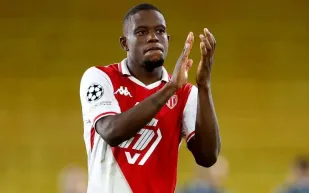 كواليس توقف مفاوضات الأهلي السعودي مع دينيس زكريا (تفاصيل جديدة)