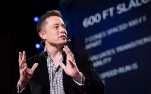 إيلون ماسك يتصدر قائمة أغنياء العالم لمنتصف أغسطس 2025