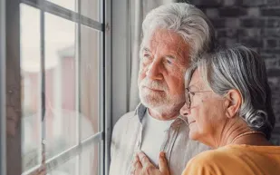 هل يرفع كورونا خطر الخرف؟ دراسة تربط بين الفيروس وتسارع الشيخوخة الوعائية