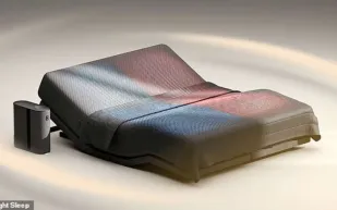 أبرزهم ماسك وزوكربيرغ.. مرتبة ذكية بـ5 آلاف إسترليني تجذب عمالقة التكنولوجيا (فيديو) 