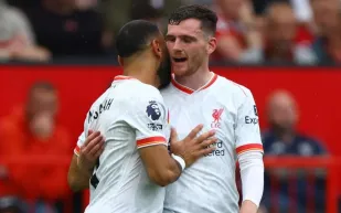 قرار سلوت يثير الجدل.. روبرتسون نائبًا لقائد ليفربول بدل صلاح