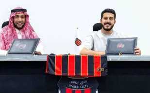 صفقة فريدة من نوعها: نادي الرياض السعودي يُحوّل اليوتيوبر ريان أوسمز إلى حارس مرمى لفريقه
