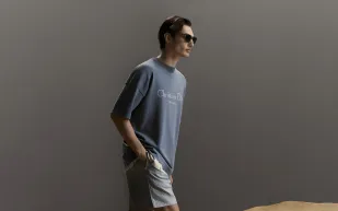 صيحات أزياء صيف 2025: أناقة تنبض بالحرية وتفيض بالطاقة على إيقاع الأمواج وألوان الغروب