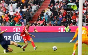 بايرن ميونخ يهزم ليون وديًا في الظهور الأول للويس دياز (فيديو) 