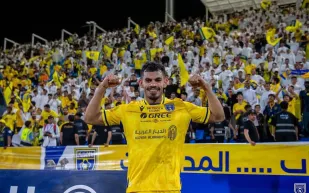 عرض ضخم من العميد.. منافسة شرسة بين النصر والاتحاد لضم سعد الناصر