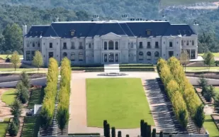 تايلر بيري يشيد قصرا يسرق الأنظار في أتلانتا بـ100 مليون دولار