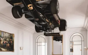 سيارة فورمولا 1 الأسطورية Lotus 78 تتحول إلى قطعة فنية منزلية