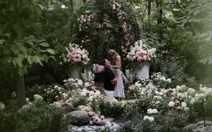 تايلور سويفت وترافيس كيلسي يعلنان خطوبتهما رسميًا