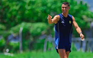 عضلات كريستيانو رونالدو تبهر الجماهير بعد الأربعين (صور)