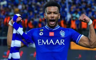 هل ينتقل علي البليهي من الهلال إلى الاتحاد؟.. وكيل اللاعب يكشف المستور 