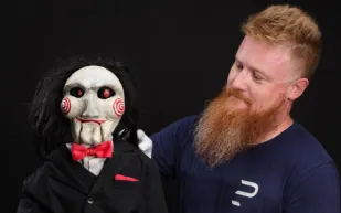 دمية Saw III وكنوز رعب أيقونية في مزاد لوس أنجلوس