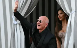 رحيل والدة جيف بيزوس.. المرأة التي غيّرت مسار أحد أغنى رجال العالم