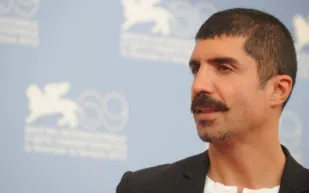 فحص DNA يشعل أزمة عائلية كبيرة بين أوزجان دينيز وشقيقه