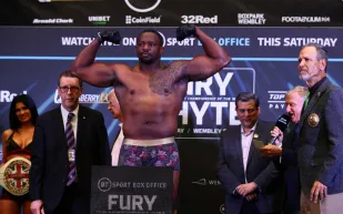 نزال الوزن الثقيل.. هل يفرض إيتاوما هيمنته على الحلبة؟