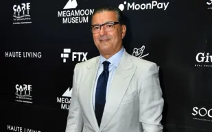 مؤسس Jacob & Co يخطف الأنظار بساعة فاخرة بسعر خيالي.. كم ثمنها؟