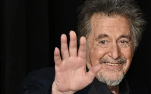 إطلالة غير مألوفة لآل باتشينو في شوارع لوس أنجلوس