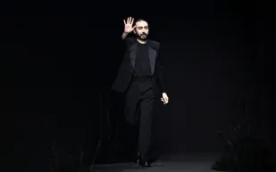 من الرّياض إلى العالم: مؤثّرون سعوديون يعيدون رسم مشهد الموضة الرجالية