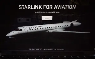 هل تزوّد  Starlink طائرات الخطوط السعودية بالإنترنت قريباً؟