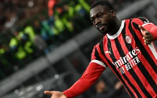 بعد فشل صفقة لوكاتيلي.. الأهلي يلاحق نجم جديد من الدوري الإيطالي (فيديو)