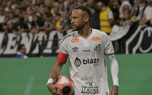 نيمار ينهار باكيًا بعد خسارة سانتوس التاريخية (فيديو)